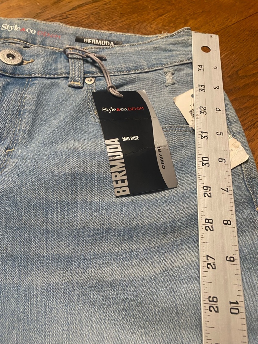 Style & Co Denim Bermuda Shorts Light Wash Distressed Mid Rise Size 4- NWT - Picture 6 of 9